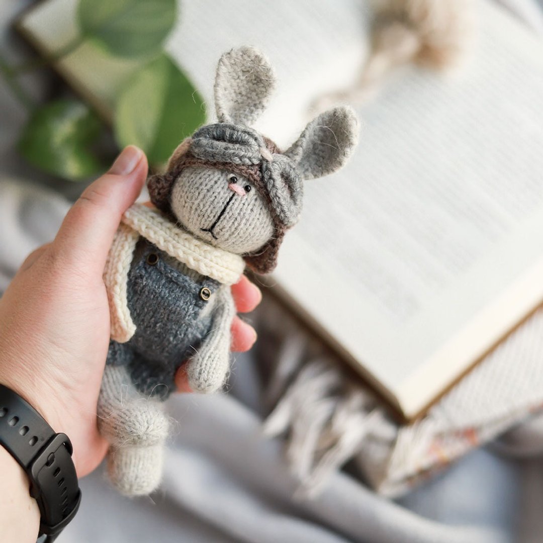 Knitted rabbit aviator pattern. Amigurumu bunny tutorial. - 手工艺教程/工具书 - 其他材质 
