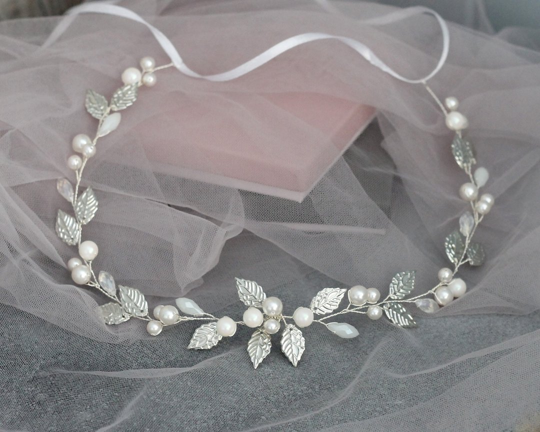 Silver bridal sash / Wedding belt pearl / Silver leaves bridal belt or Gold - 皮带/腰带 - 玻璃 