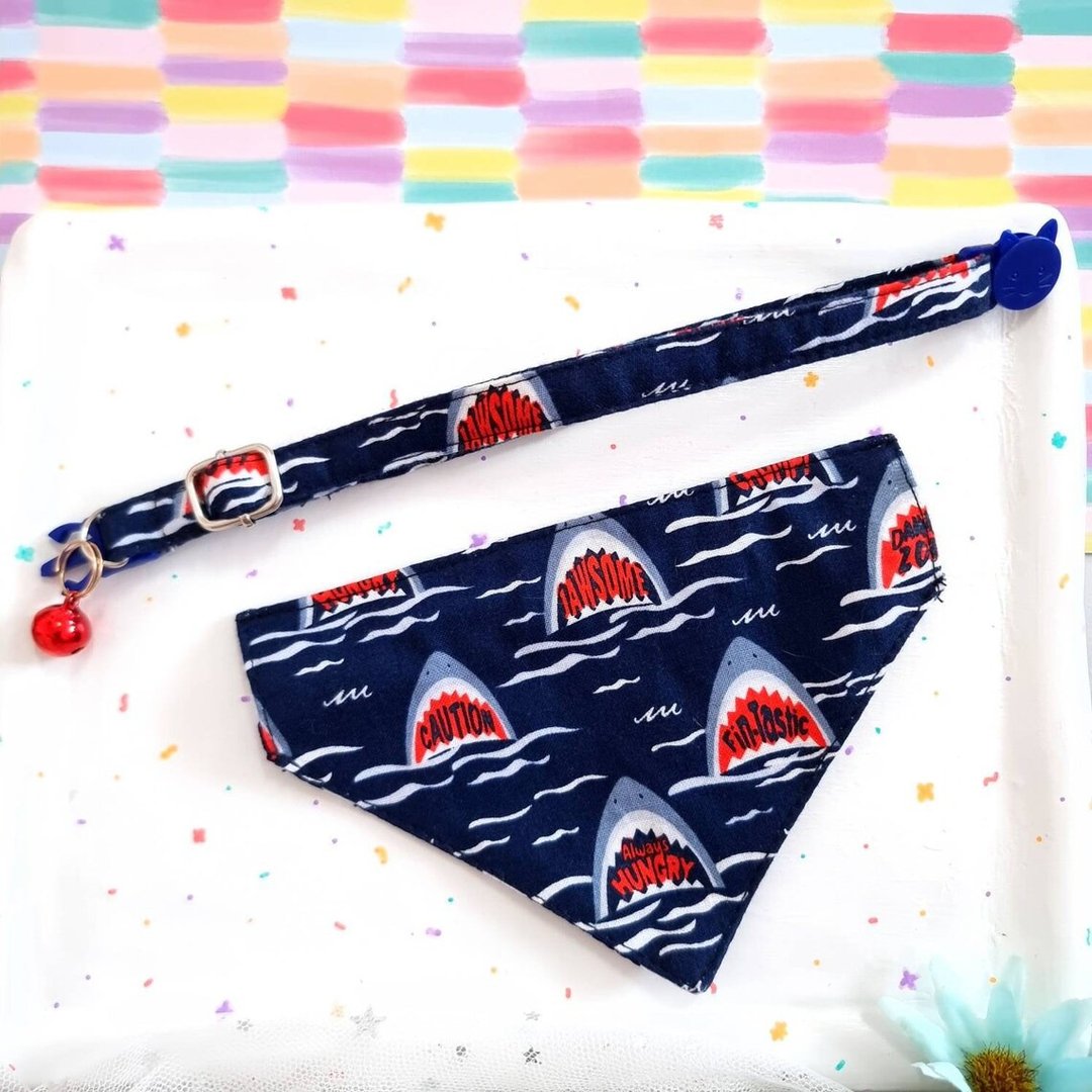 Shark  fish cake Bandana Cat Collar with Breakaway Safety Buckle - 项圈/牵绳 - 棉 蓝色
