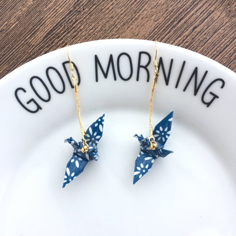 ❤️最精巧防水鹤、❤️立體小箱背部（承載幸運）、祝福祈祷千紙鶴耳環（可改耳夾式耳环） - 耳环/耳夹 - 纸 蓝色