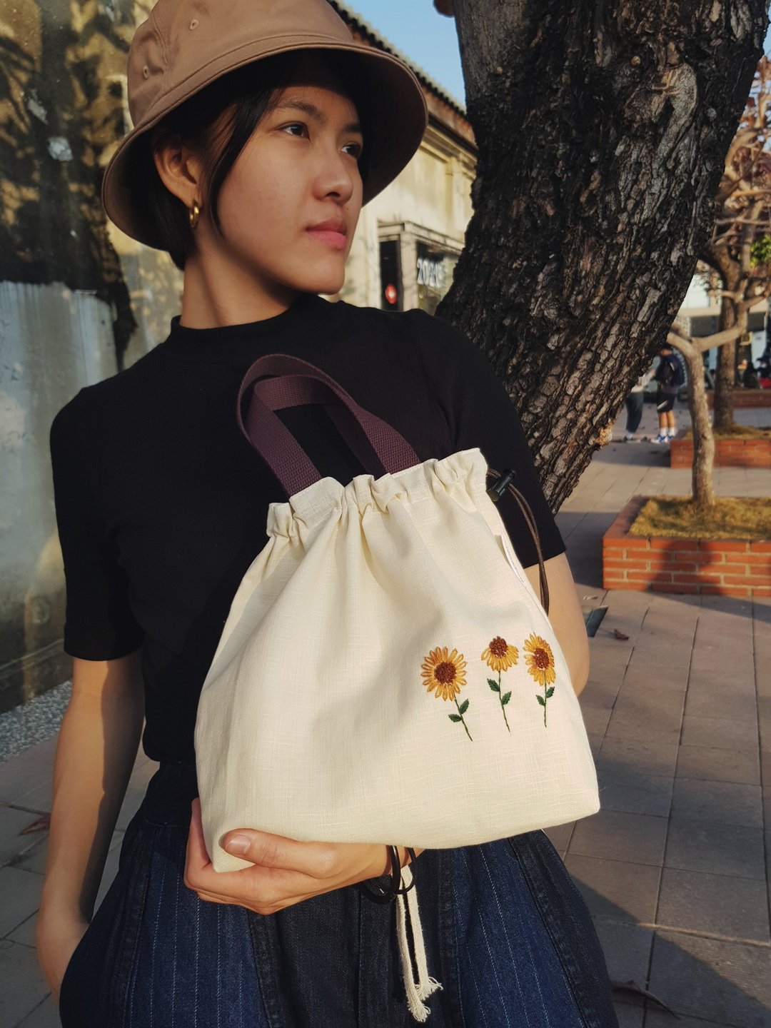 Sunflowers 刺绣手提束口袋 - 手提包/手提袋 - 棉 白色