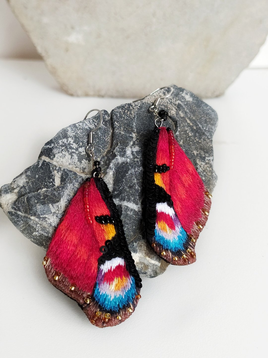 Butterfly Wings earrings embroidery Hand stitched aesthetic beaded earrings,  Ha - 耳环/耳夹 - 绣线 红色