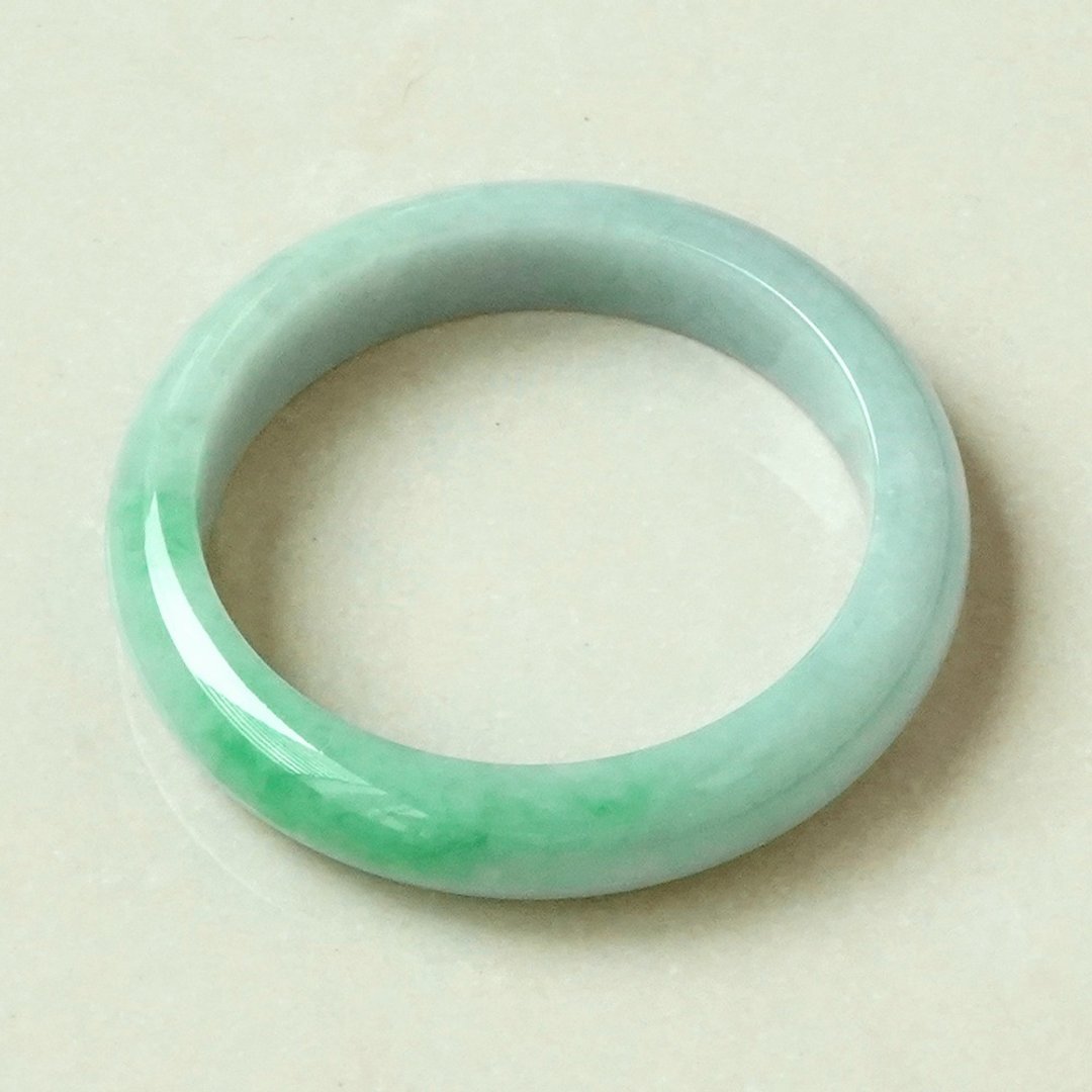 【正佳珠宝】翡翠 春带彩飘阳绿手镯 17.5围 内径54.8mm - 手链/手环 - 半宝石 多色