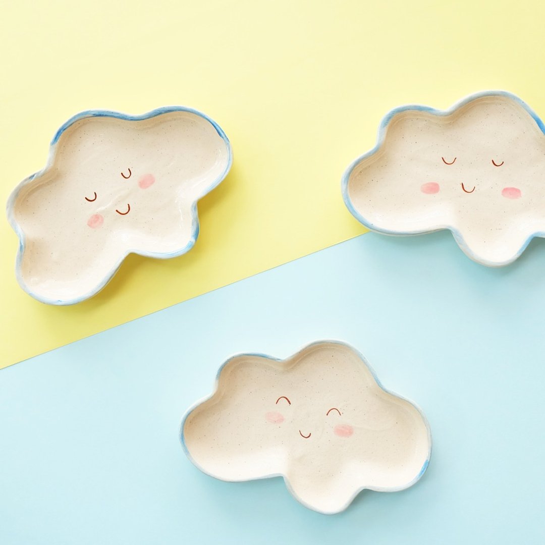 Smiling Cloudy plate - 浅碟/小碟子 - 陶 