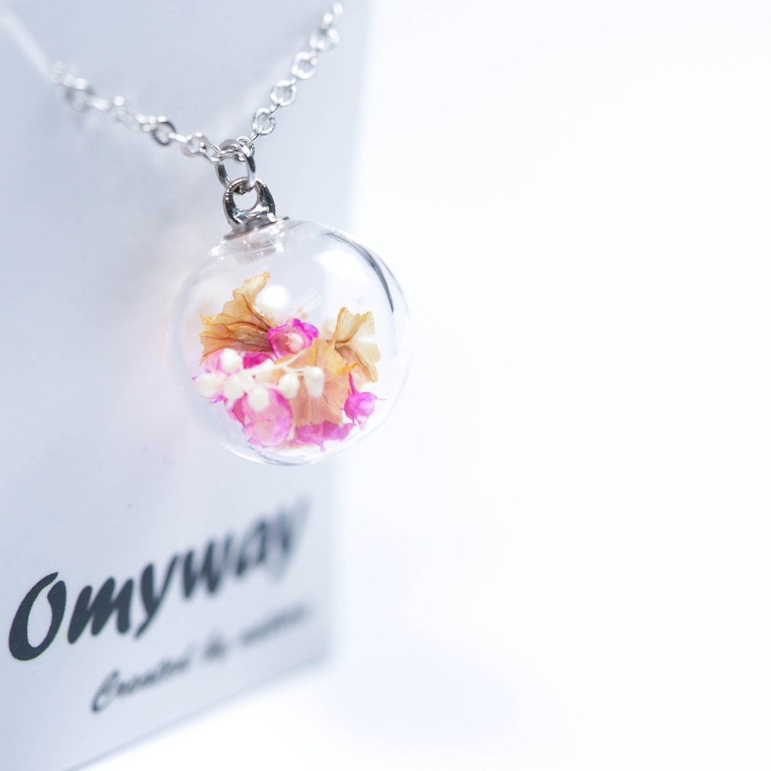 爱家作-OMYWAY萤光粉满天星干花永生花玻璃球饰物颈链1.4cm - 颈链 - 玻璃 白色