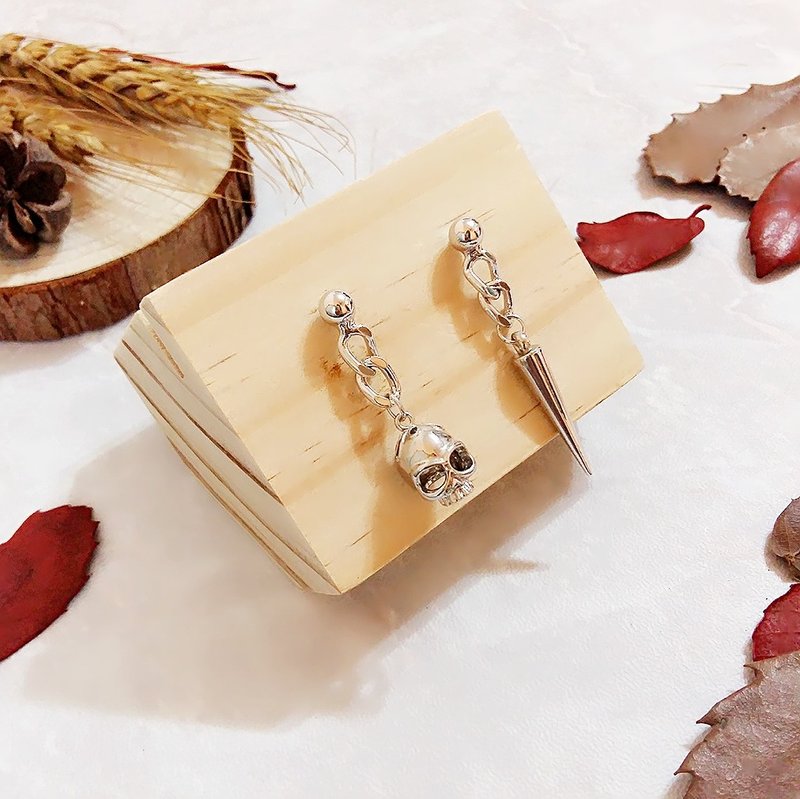 ::极简庞克系列:: 简约庞克骷髅头铆钉个性不对称耳环耳钉 / ::Minimalist PUNK Collection:: Rhodium Plated Minimalist Punk Asymmetric Earrings, Spike and Skull Earrings - 耳环/耳夹 - 其他材质 银色