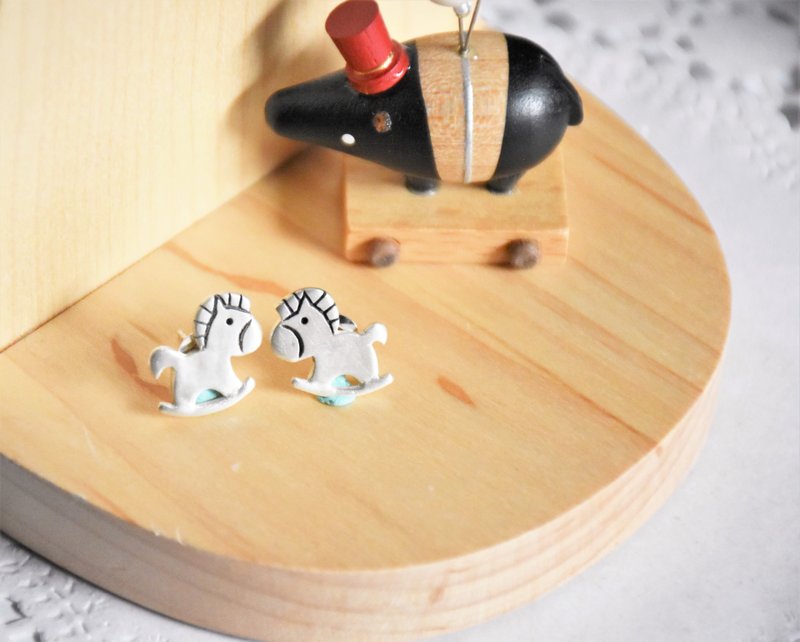 纯银**图画系列=*小木马*纯银耳环** 纯手作 - 耳环/耳夹 - 纯银 银色