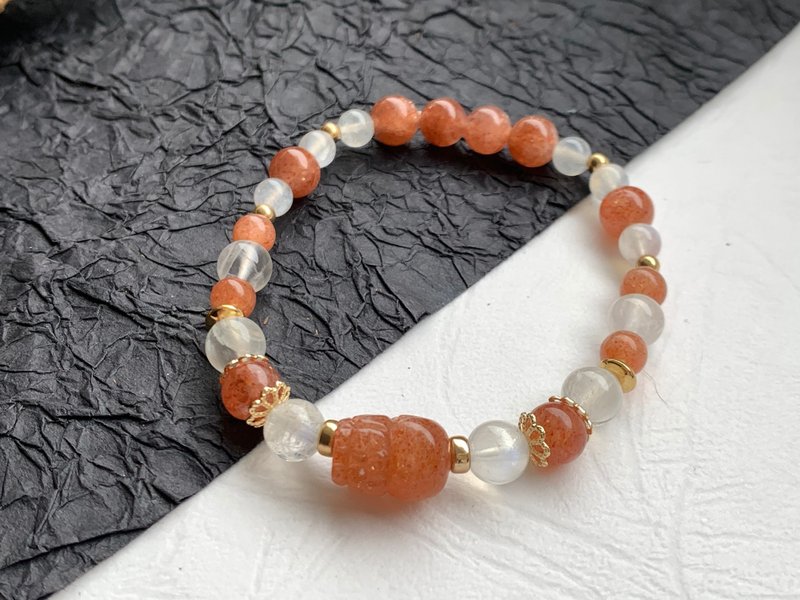 天然月光石手链 金太阳貔貅手链 14kgf手链 招财 开运 送礼 - 手链/手环 - 水晶 多色