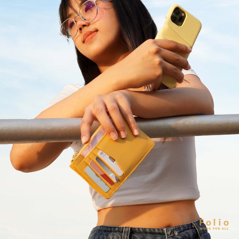 Frida 修身卡片钱包，短款钱包，纤薄造型。 - 皮夹/钱包 - 真皮 