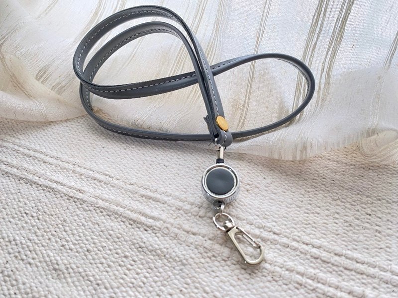 有格调。皮革伸缩扣颈绳 - 灰 - - 挂绳/吊绳 - 真皮 灰色