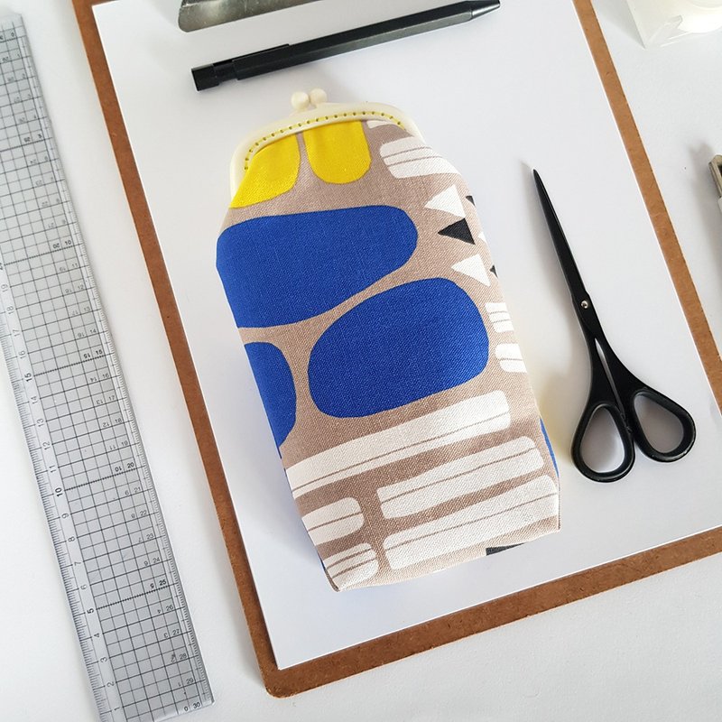 【Off-season sale】几何色块白色塑料口金笔袋/文具收纳 - 铅笔盒/笔袋 - 棉．麻 蓝色