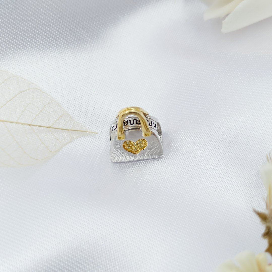 Charm Silver Pocket We Love Shopping Signed with gold hearts and bag straps. - 手链/手环 - 纯银 银色