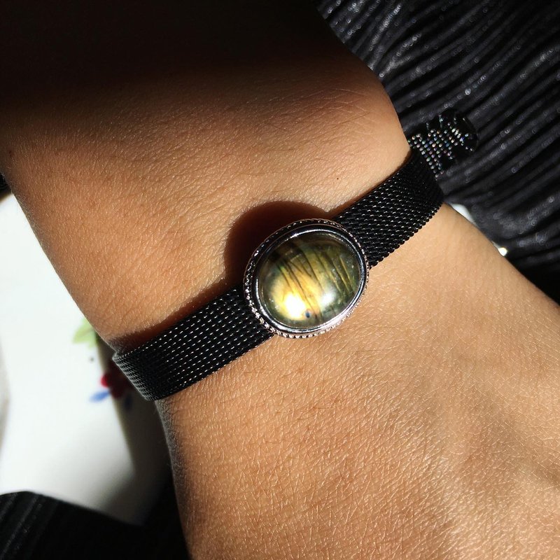 【Lost and find】天然石 金光 拉长石 黑 手镯 手带 - 手链/手环 - 宝石 金色