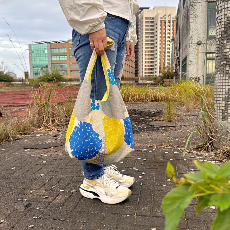 【 纯手作】风情万种 流浪包 Hobo bag 单掮包 日本设计布 - 侧背包/斜挎包 - 棉．麻 蓝色