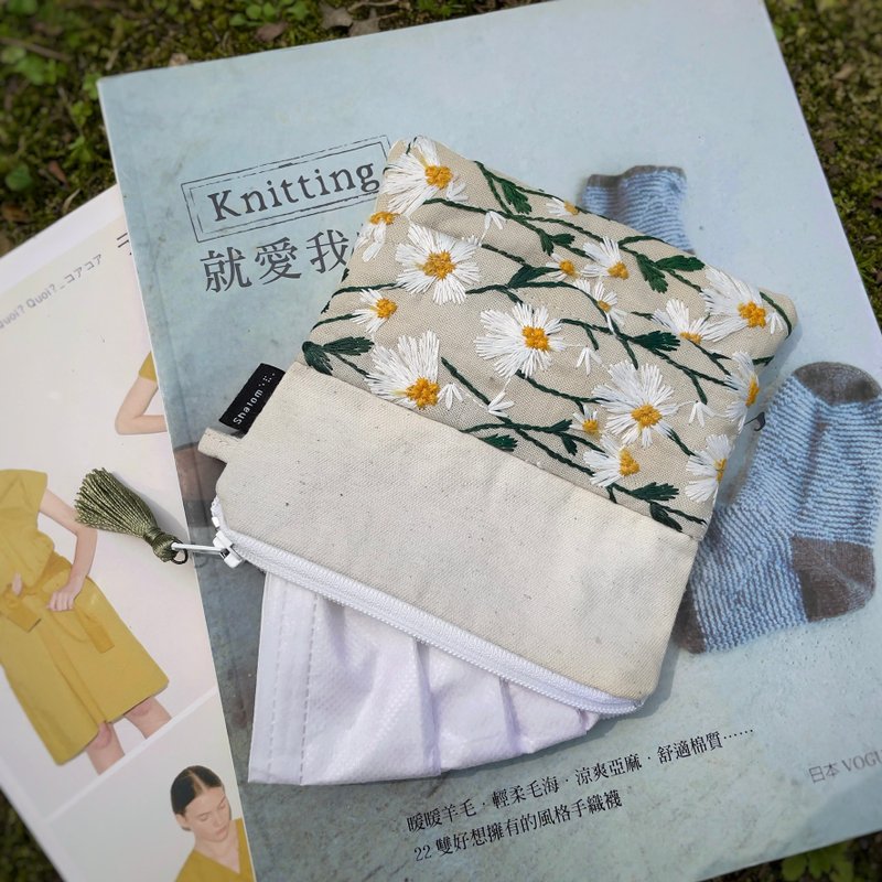 #小雏菊系列(手作口罩卫生纸小包)卫生纸包/口罩收纳包/零钱/万用 - 纸巾盒 - 棉．麻 多色