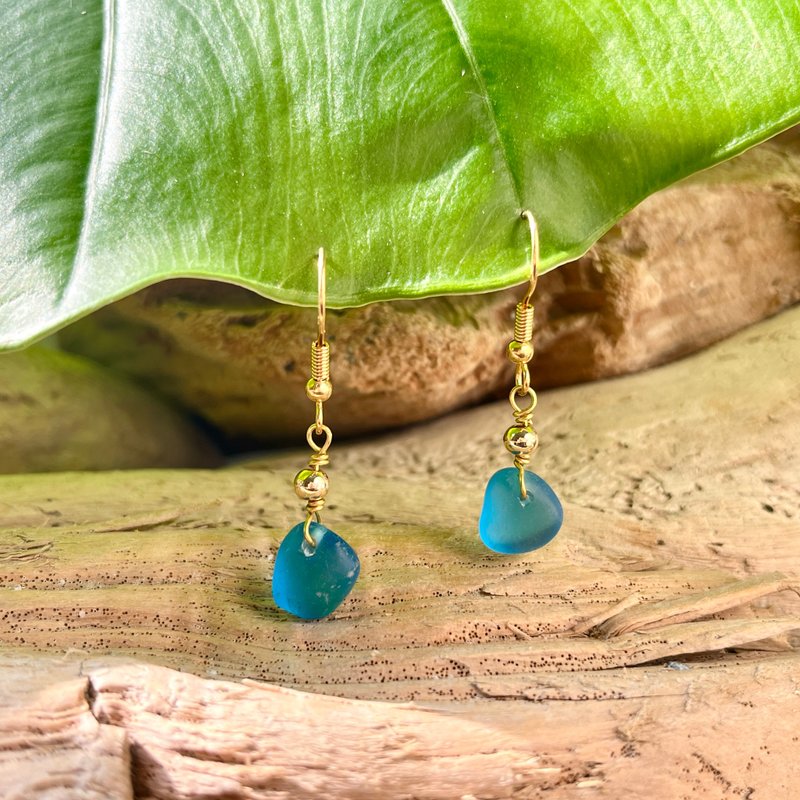 海玻璃系列 / 蓝眼泪 (天空蓝) / 耳环 / 耳夹 - 耳环/耳夹 - 其他材质 蓝色