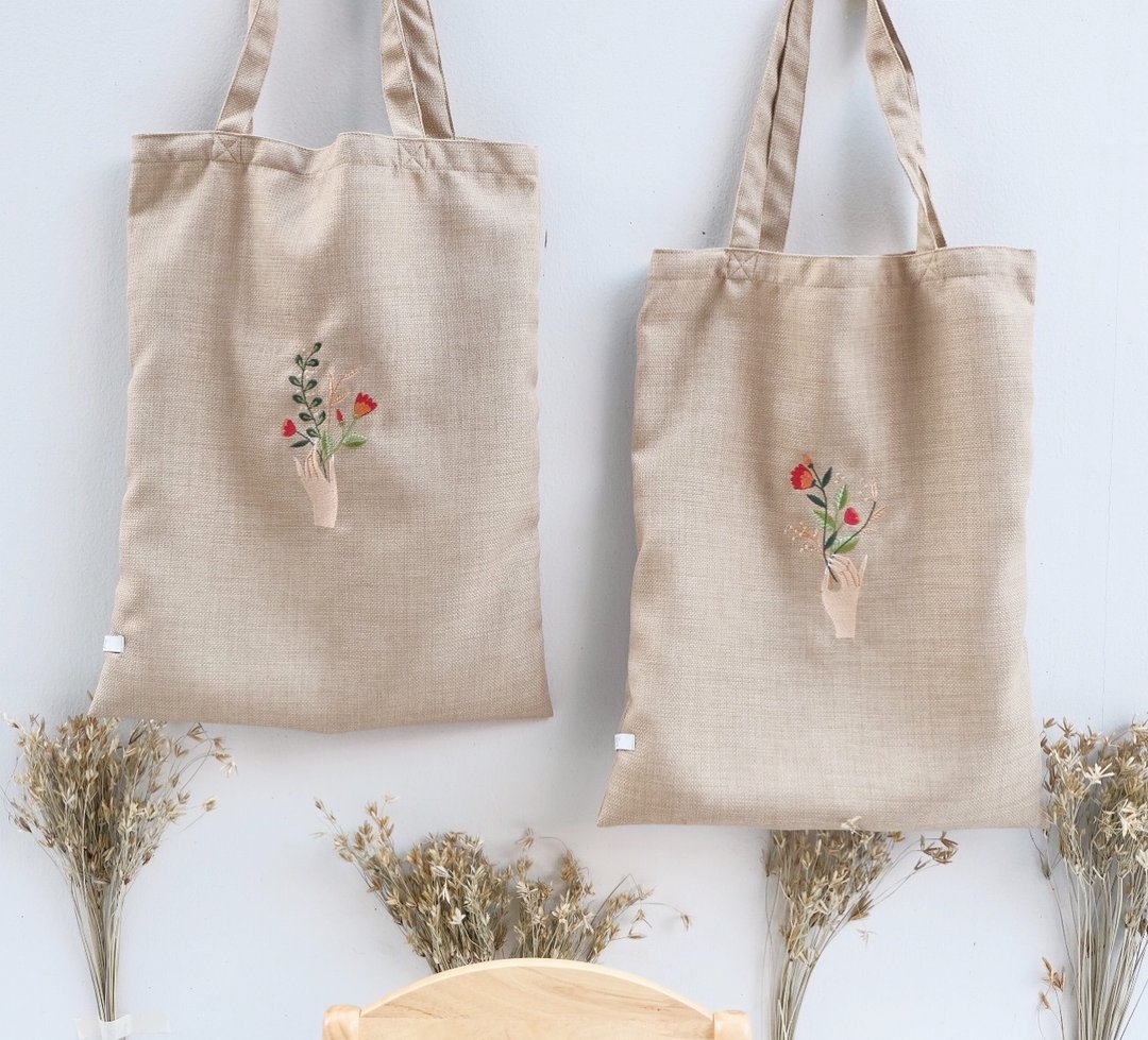 Tote Sack Bag : Flowers in your hands - 公文包/医生包 - 绣线 红色