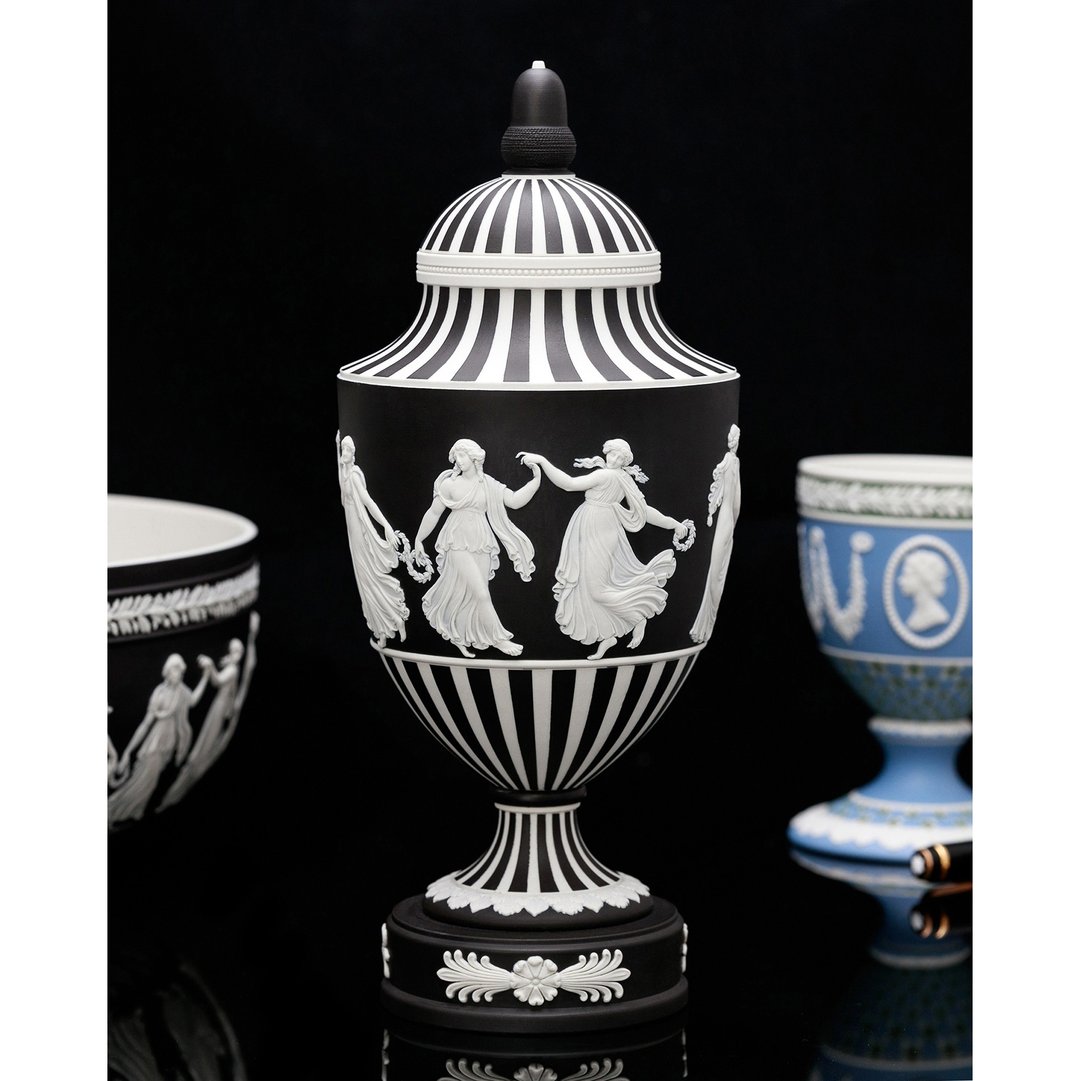 Wedgwood 1975年黑玄舞影 博物馆级限量宝瓶 黑白永恒经典女神瓶 - 花瓶/陶器 - 瓷 