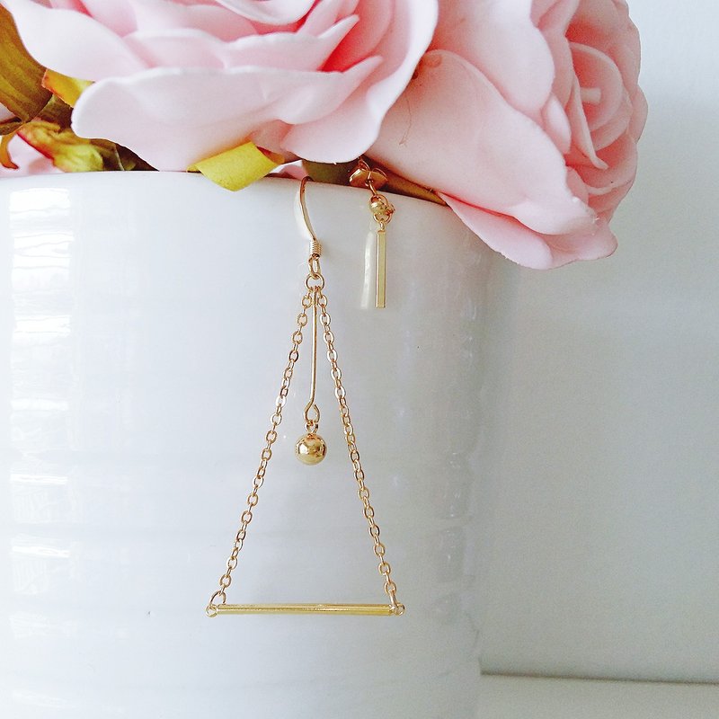 ::极简几何系列:: 简约几何混搭形状个性不对称耳钉耳环 / ::Minimalist Geometric Collection:: Gold Plated Asymmetrical Minimalist Geometric Rod Bar Triangle Dangle Drop Stud Earrings - 耳环/耳夹 - 其他金属 金色