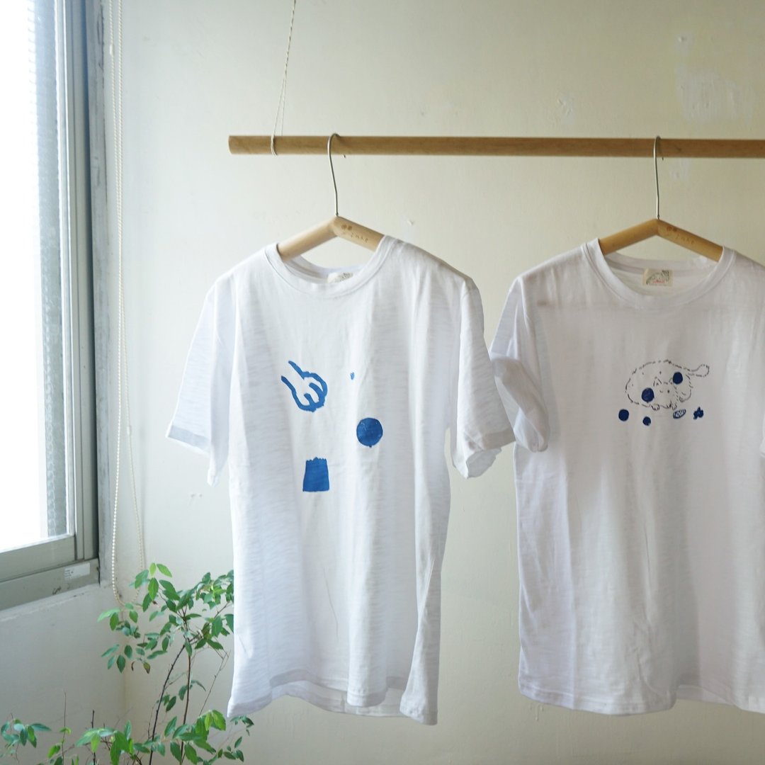 纯白纯棉随性夏日手工印花短袖上衣 中性款 小手 /  蓝莓阿狗 / - 女装 T 恤 - 棉 白色