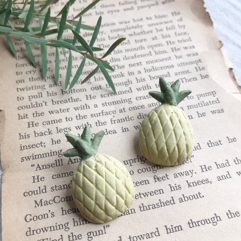 ceramic brooch pineapple set - 胸针 - 陶 黄色