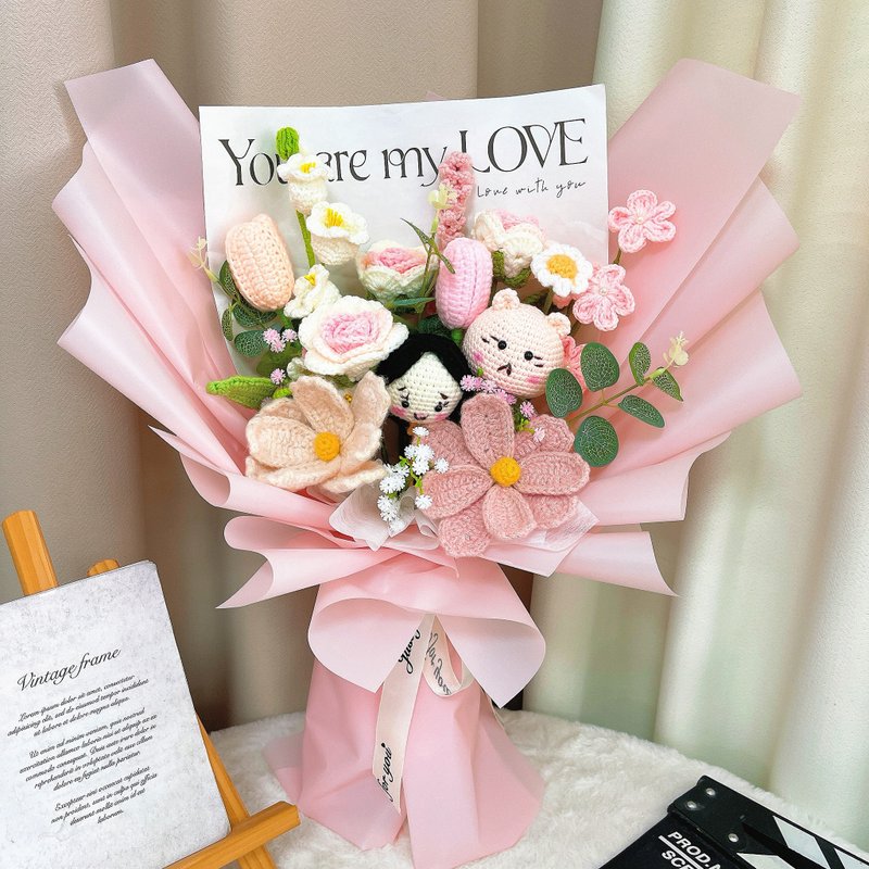 情人节礼盒   定制化礼物2025粉红系列钩织花朵毕业手工花束 - 干燥花/捧花 - 棉．麻 粉红色