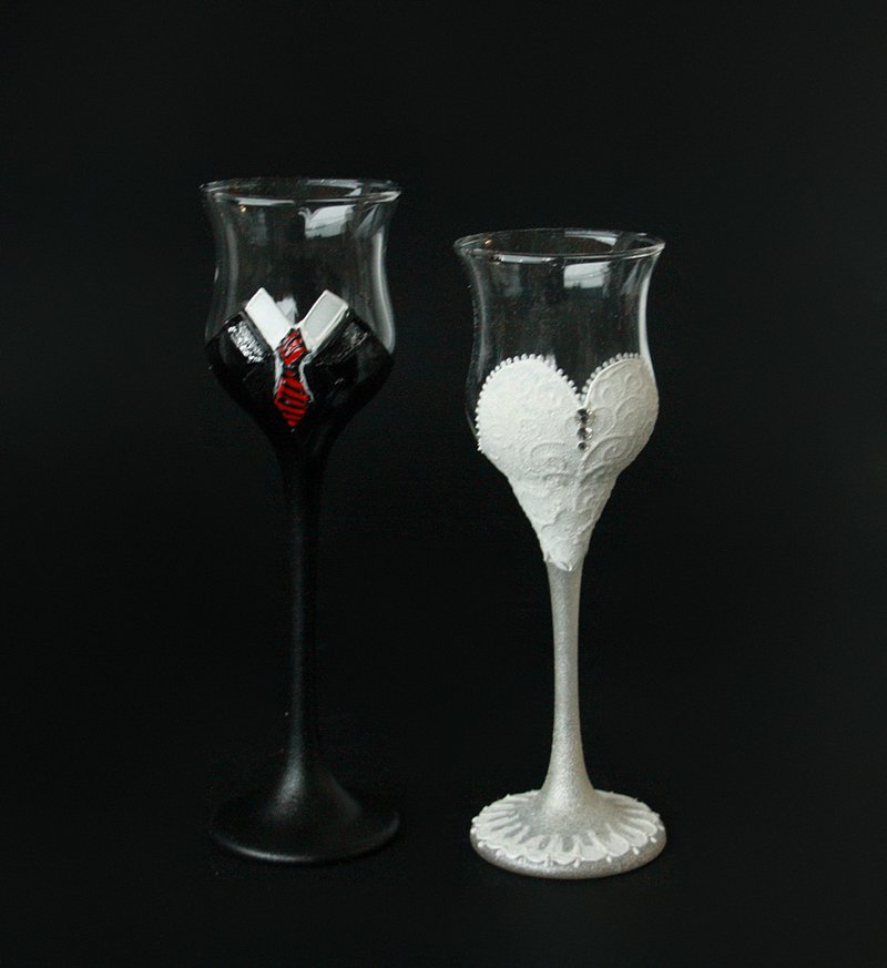 Mr and Mrs Shot Glasses Wedding Hand Painted set of 2 - 酒杯/酒器 - 玻璃 白色