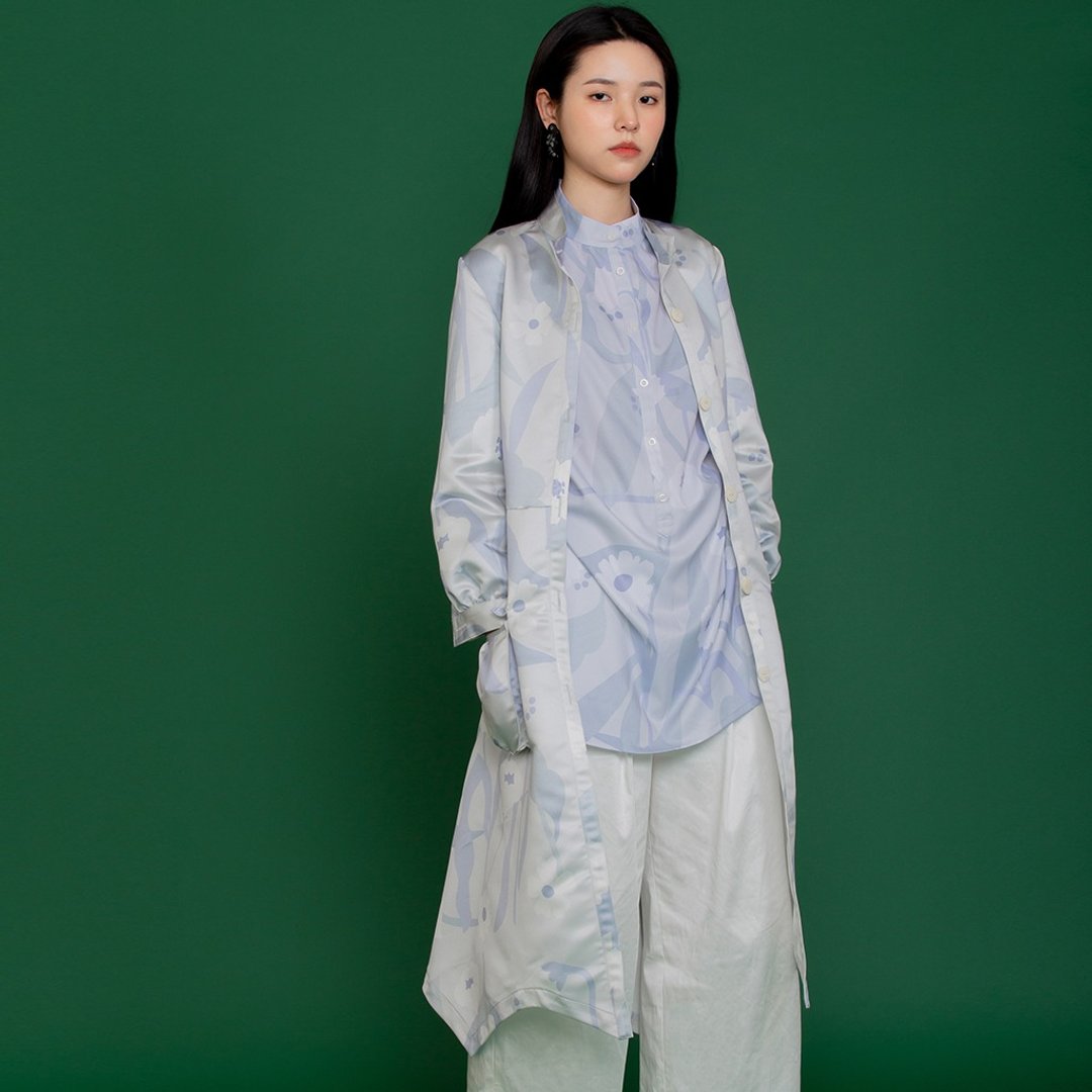 绝版特价 优雅叶形印花洋装风衣外套 vintage灰 - 女装衬衫 - 聚酯纤维 银色