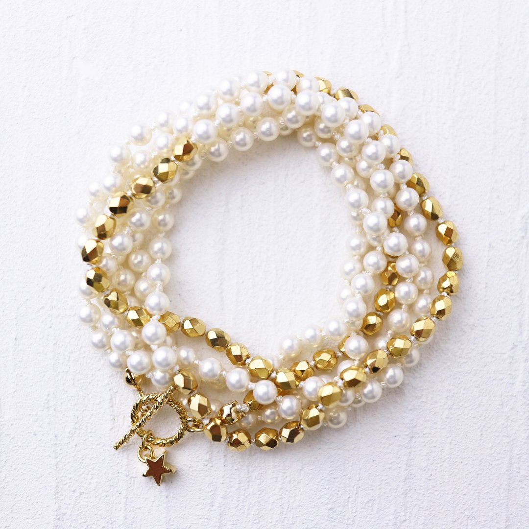 Wrap Bracelet (czech glass beads & japanese plastic pearls) - 手链/手环 - 玻璃 金色