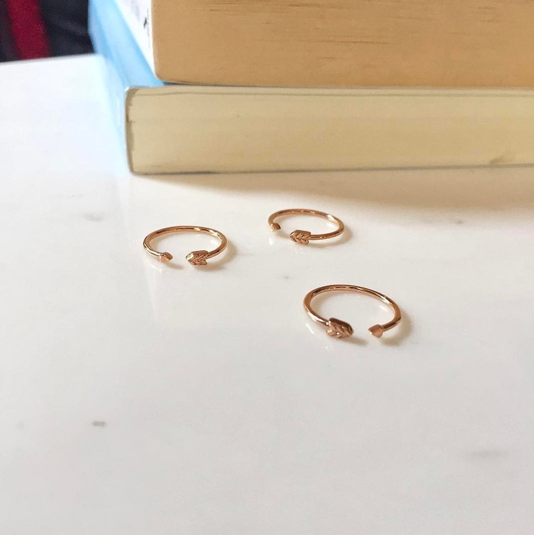 Arrow ring - 戒指 - 纸 金色