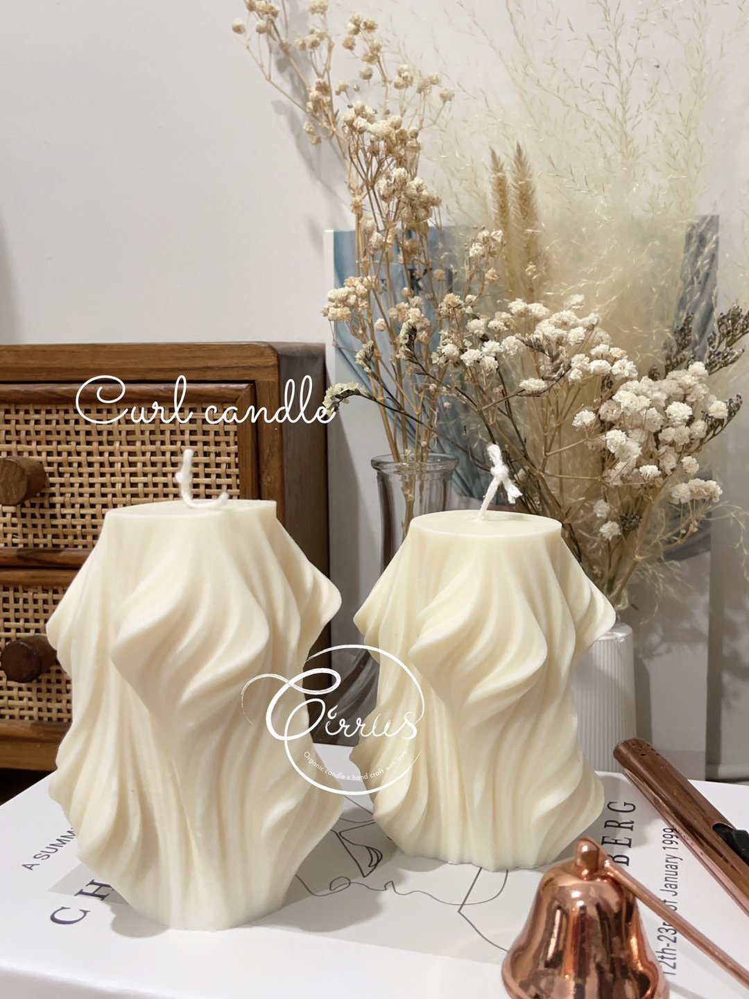 Scented candle, curl shape, size M, home decoration scented candle Smokeless, paraffin free soy wax candles - 蜡烛/烛台 - 其他材质 白色