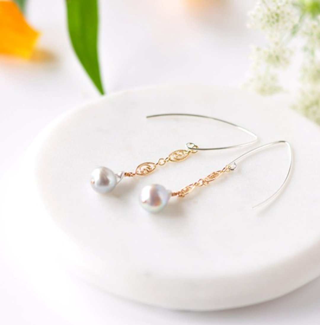 Gold x Silver MIX Large Baroque Akoya Genuine Pearl Silver x Filigree Chain Earrings - 耳环/耳夹 - 宝石 