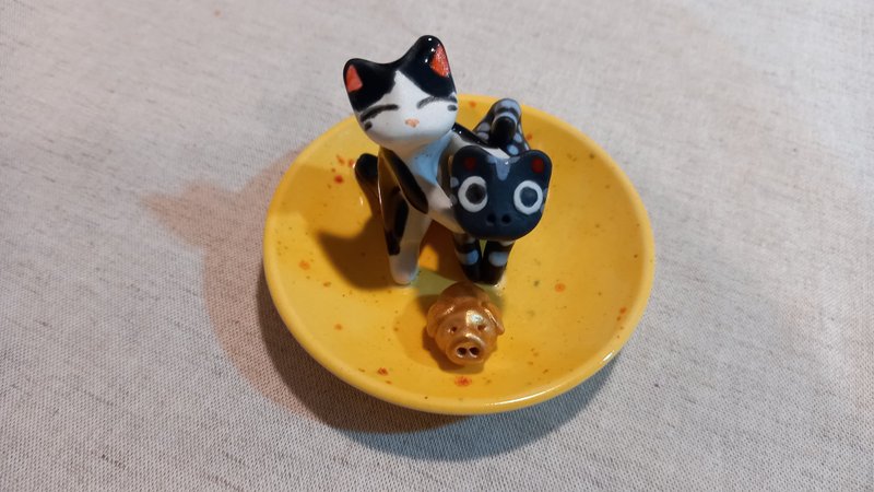黑虎爷聚宝碟-虎咬钱来 - 摆饰 - 陶 黄色