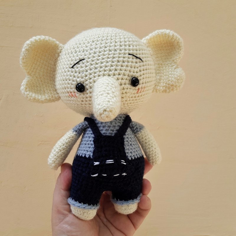 Hand Crochet Milky Elehpant Stuffed Toys Animals Wild Animals Handmade Amigurumi - 玩具/玩偶 - 压克力 蓝色