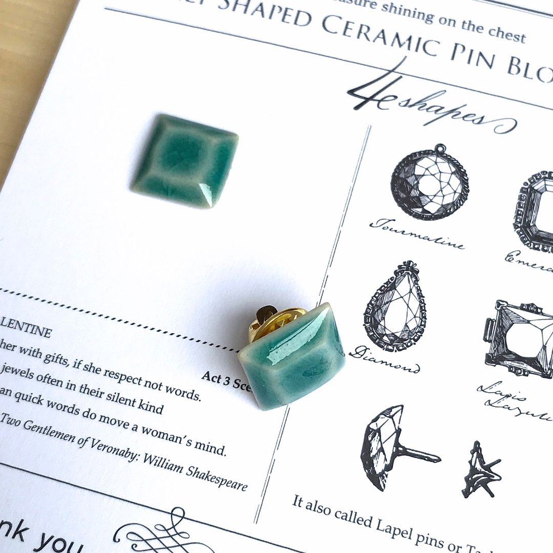 Pottery Gem Pin Brooch Square Emerald Green - 吊饰 - 粘土 绿色
