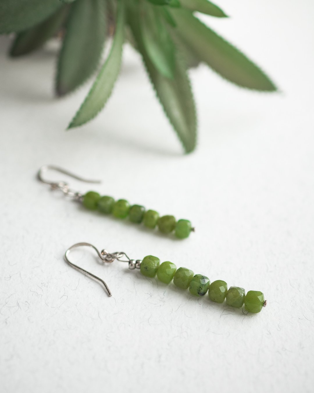 Nephrite Earrings, 925 Sterling Silver, Gemini, Libra, Sagittarius Crystal Gift - 耳环/耳夹 - 半宝石 绿色