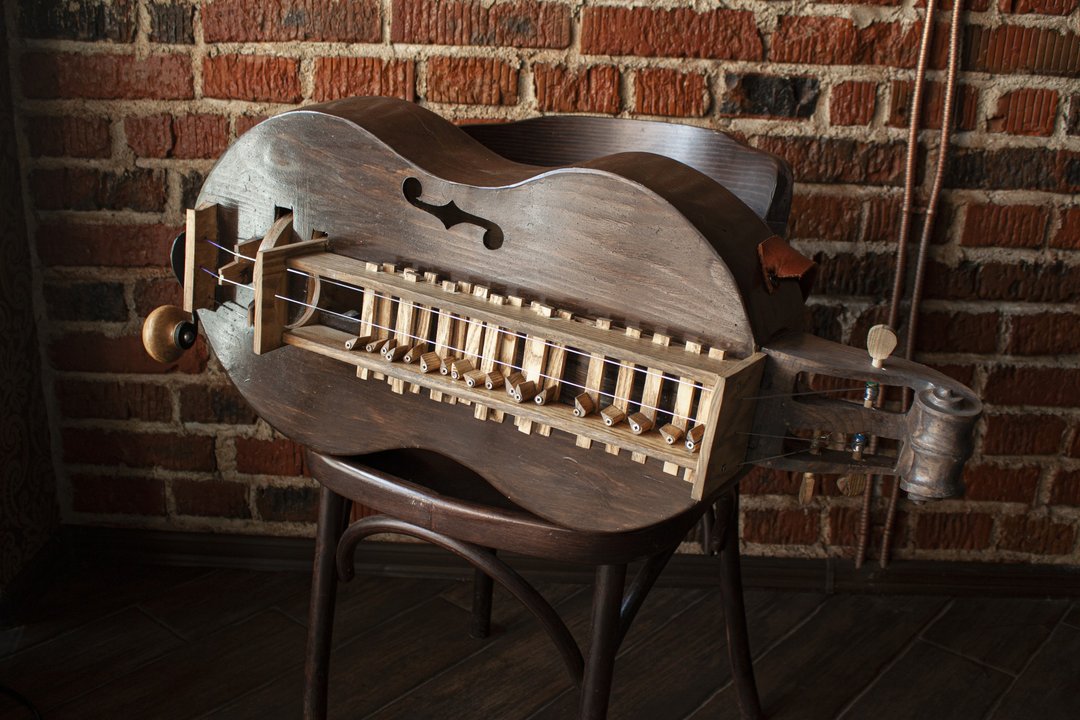 Hurdy-Gurdy / wheel lyre / organistrum / medieval instrument - 吉他/乐器 - 木头 咖啡色