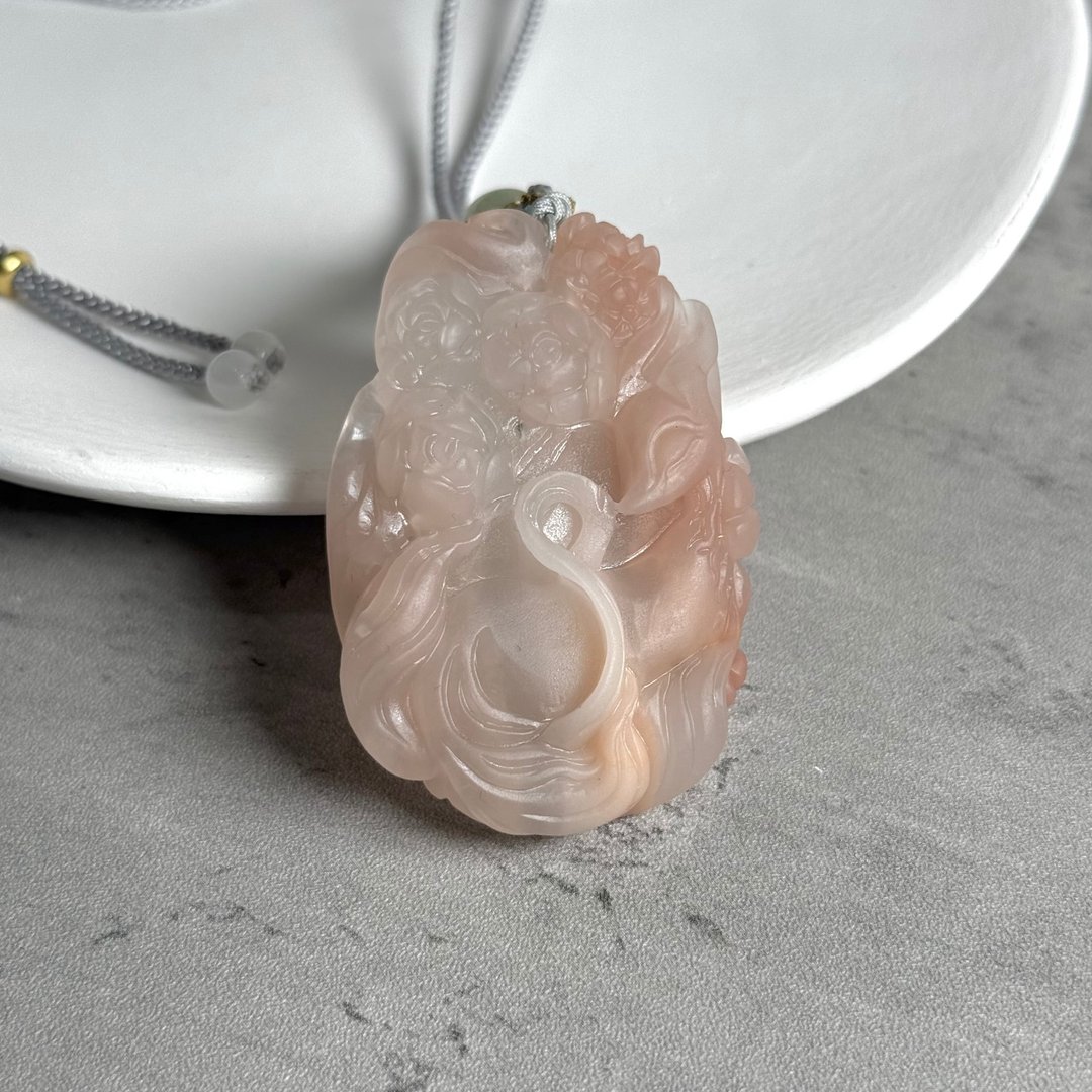精工玉化阿拉善狐狐吊坠D - 项链 - 玉石 粉红色