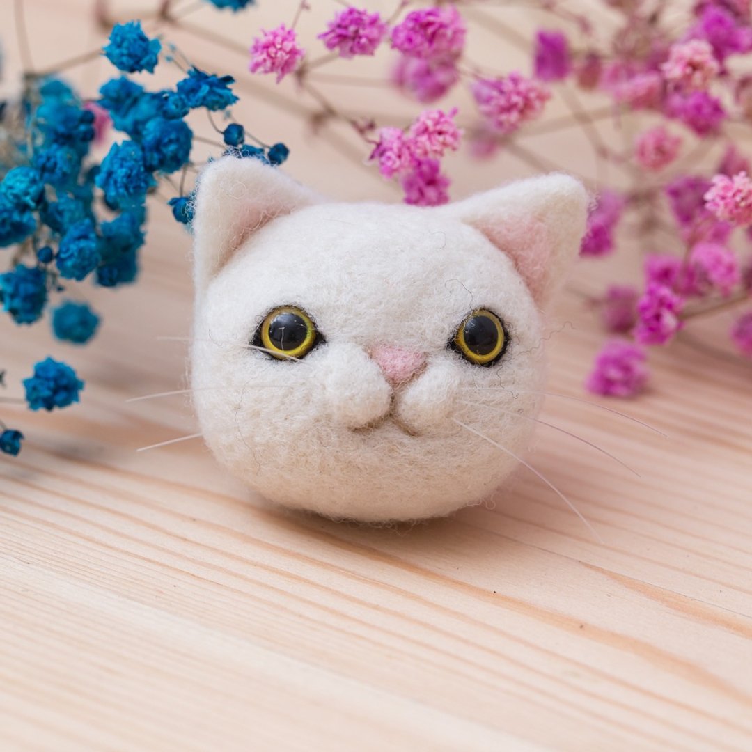 《三花猫手作花饰》招财白猫 羊毛毡猫头 - 钥匙链/钥匙包 - 羊毛 粉红色