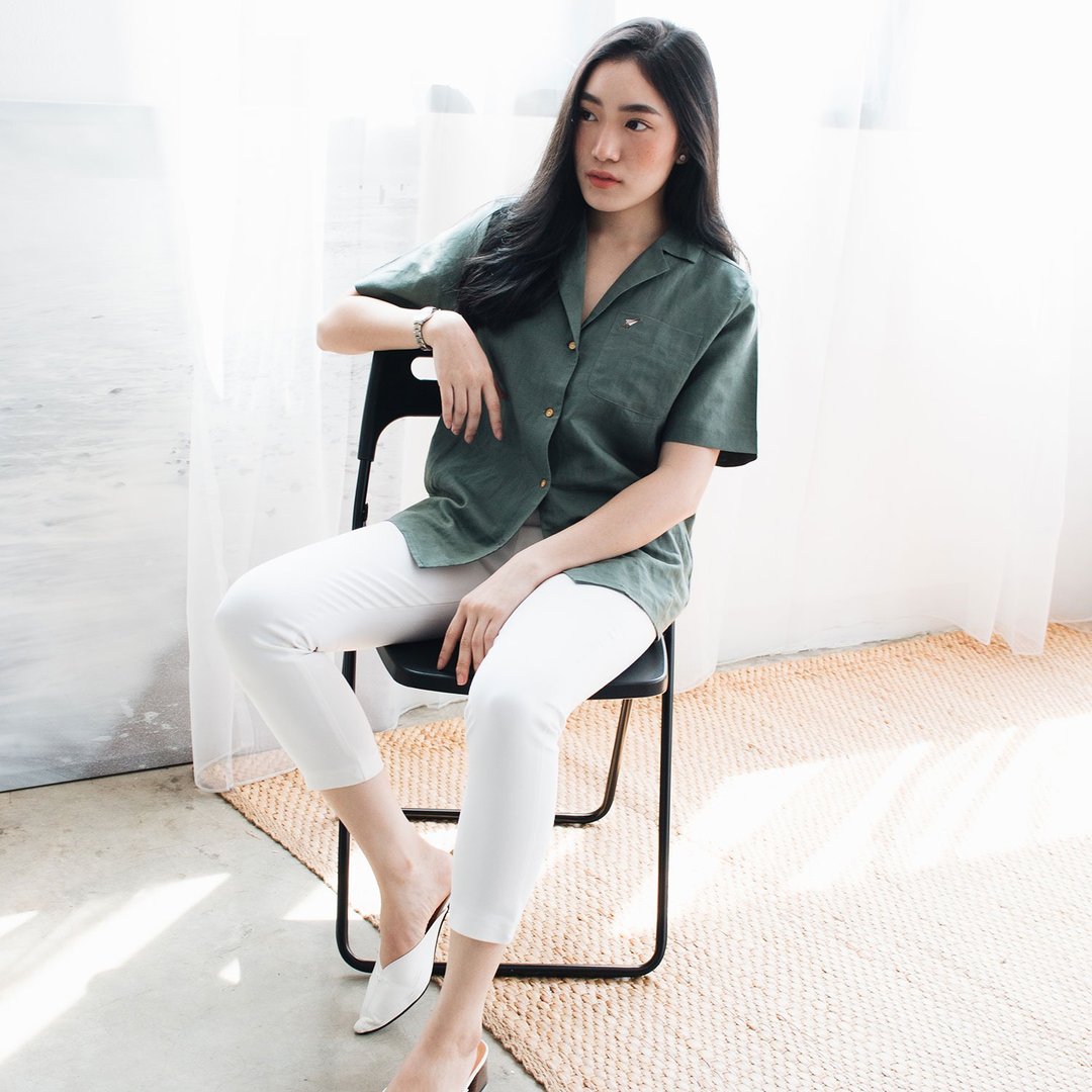 (SOLD) PLANE // linen green // women short sleeves - 女装衬衫 - 棉 卡其色