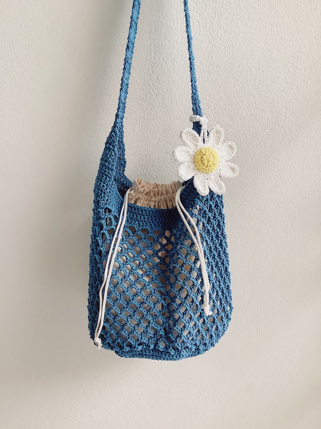 Blue Net Bag with Daisy | Crochet Everyday Bag - 侧背包/斜挎包 - 棉 蓝色