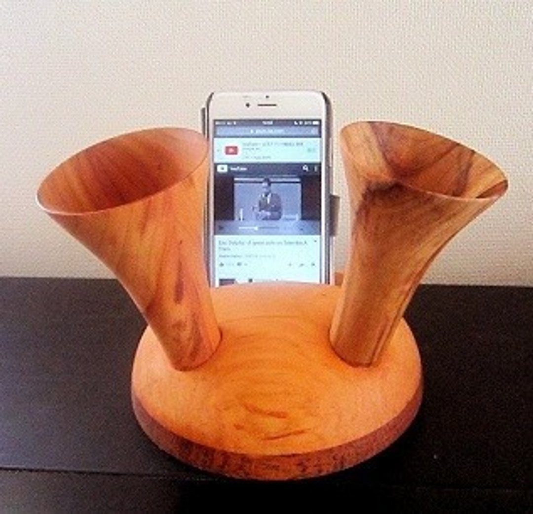 iphone speaker stand w-horn round shape - 其他 - 木头 咖啡色
