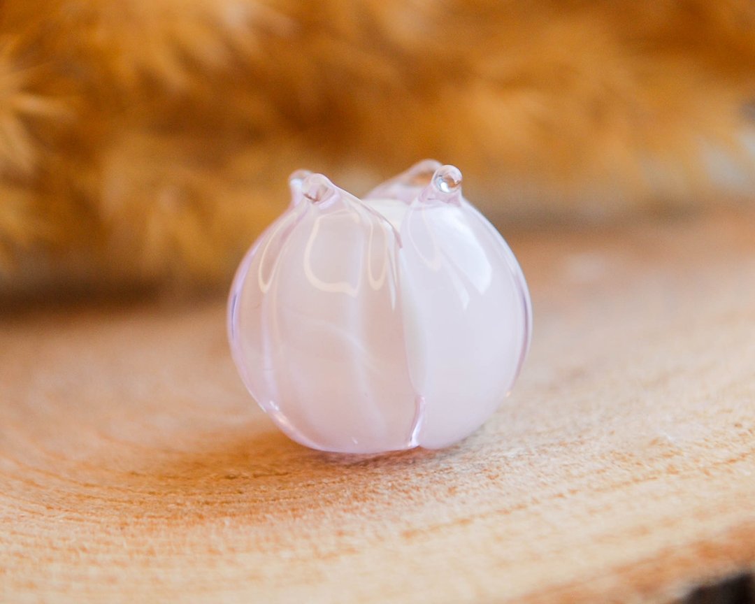 Pink bud flower beads - Handmade lily of the valley lampwork glass bead - 1pc - 金工/饰品 - 玻璃 粉红色