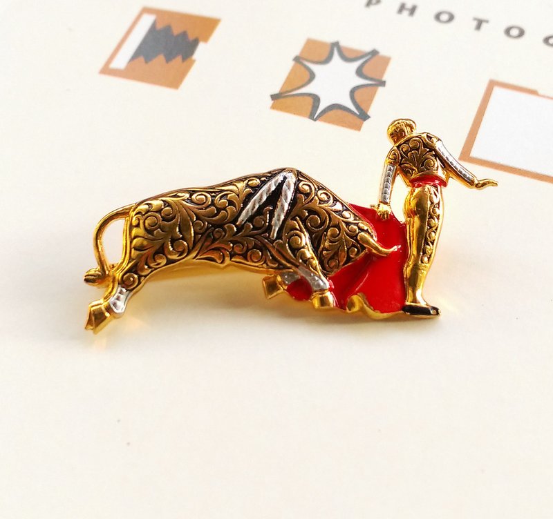 西洋古董饰品。DAMASCENE 西班牙大马士革 帅气斗牛士 别针 - 徽章/别针 - 其他金属 金色