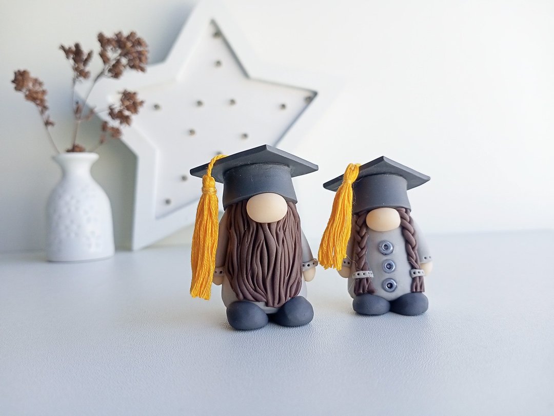 Miniature graduation gnomes figurine/Collectable couple gnomes/Memorable gift - 摆饰 - 粘土 灰色