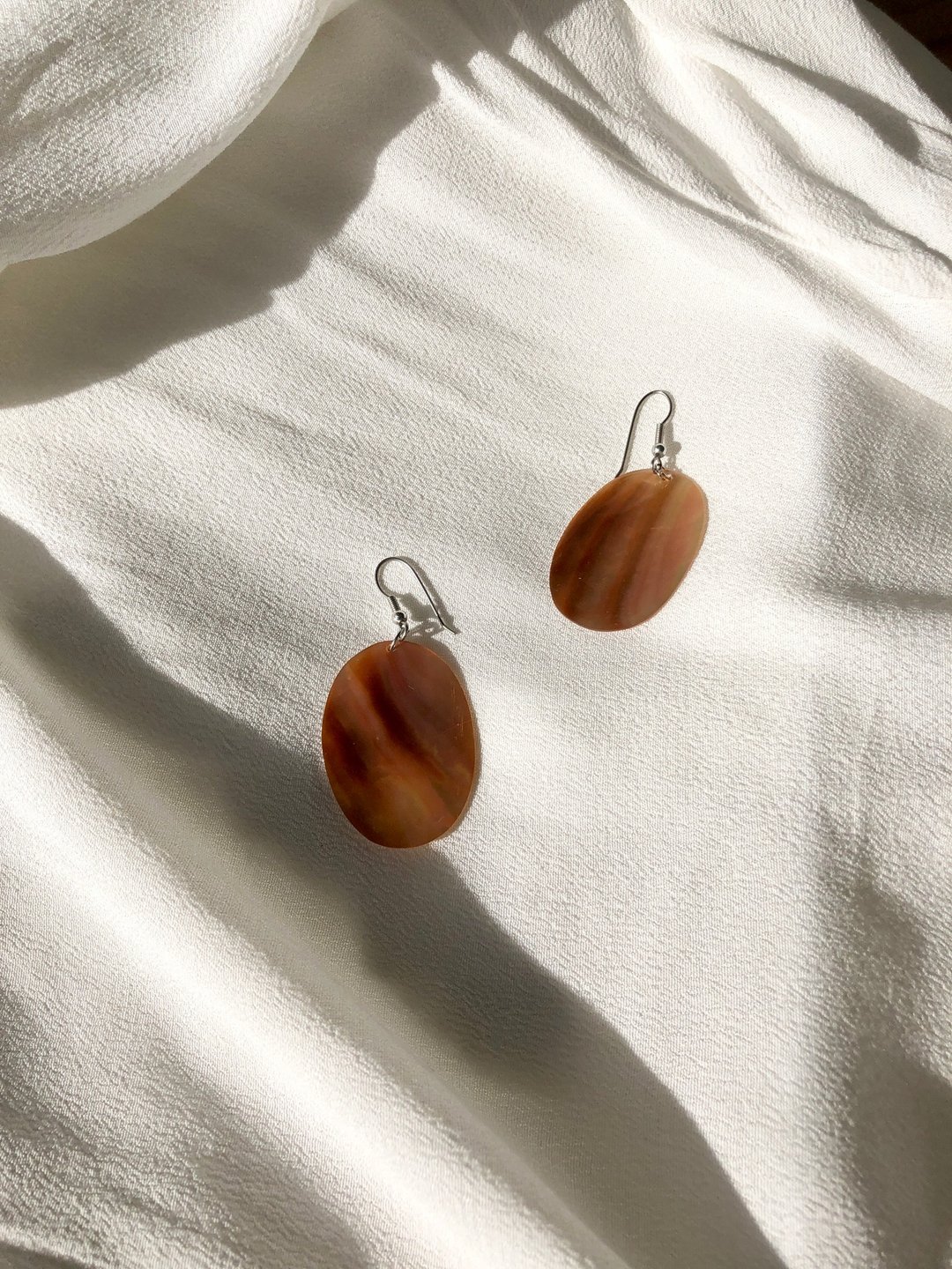 Vintage Oval Mother Of Pearl Drop Earrings - 耳环/耳夹 - 贝壳 咖啡色