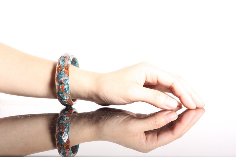 【定制化礼物】红玉髓磷灰石奥刚菱面宽面手环-美人鱼的珠宝水晶 - 手链/手环 - 半宝石 多色