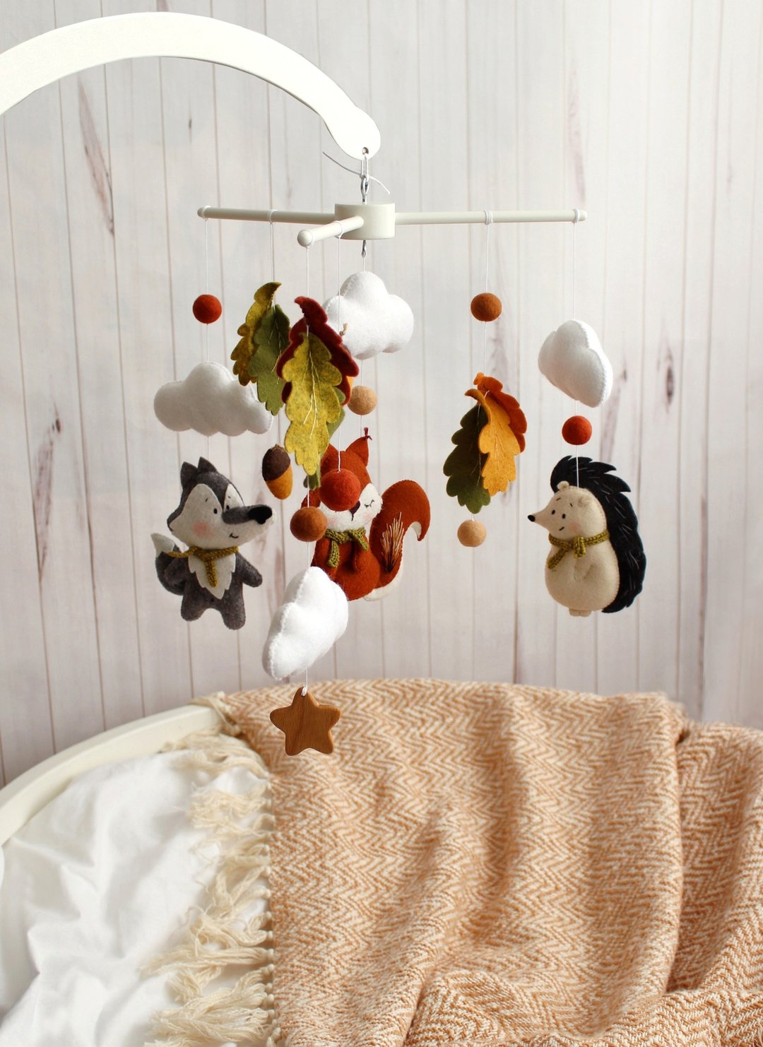 Wolf, squirrel and hedgehog in the felt forest baby mobile, Woodland crib mobile - 玩具/玩偶 - 环保材料 多色