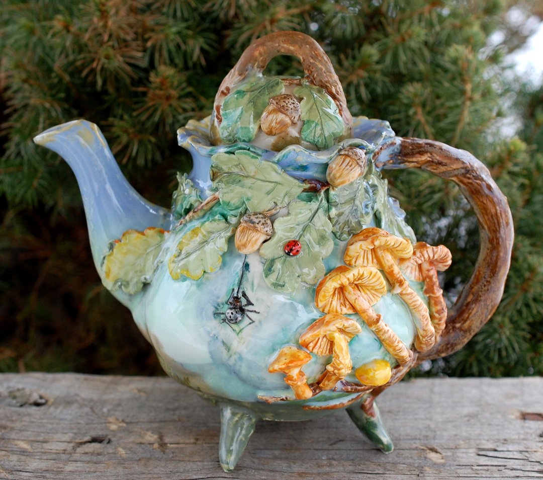 Forest teapot Mushrooms figurines Botanical ceramics, Oak leaves, acorns,Ladybug - 茶具/茶杯 - 陶 多色