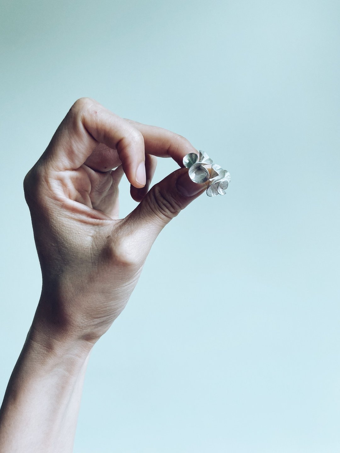 Floral organic stud earrings - 耳环/耳夹 - 银 银色
